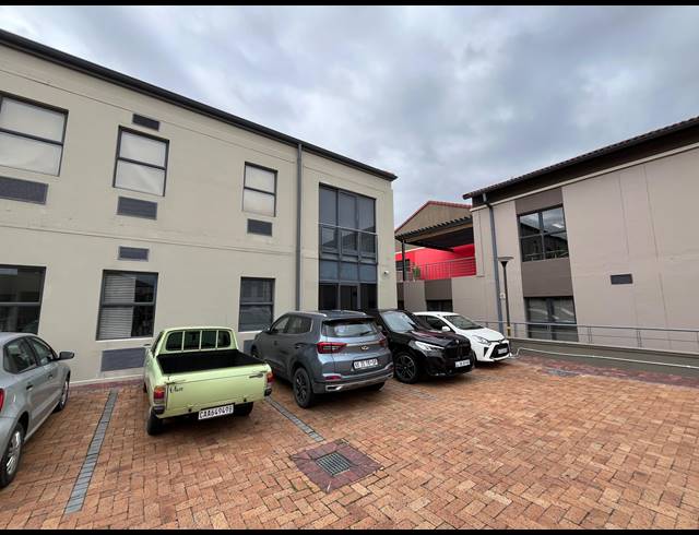 185M² OFFICE TO LET IN CENTURY CITY